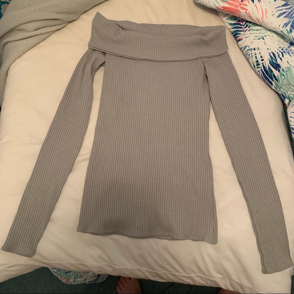 Off the shoulder long sleeve